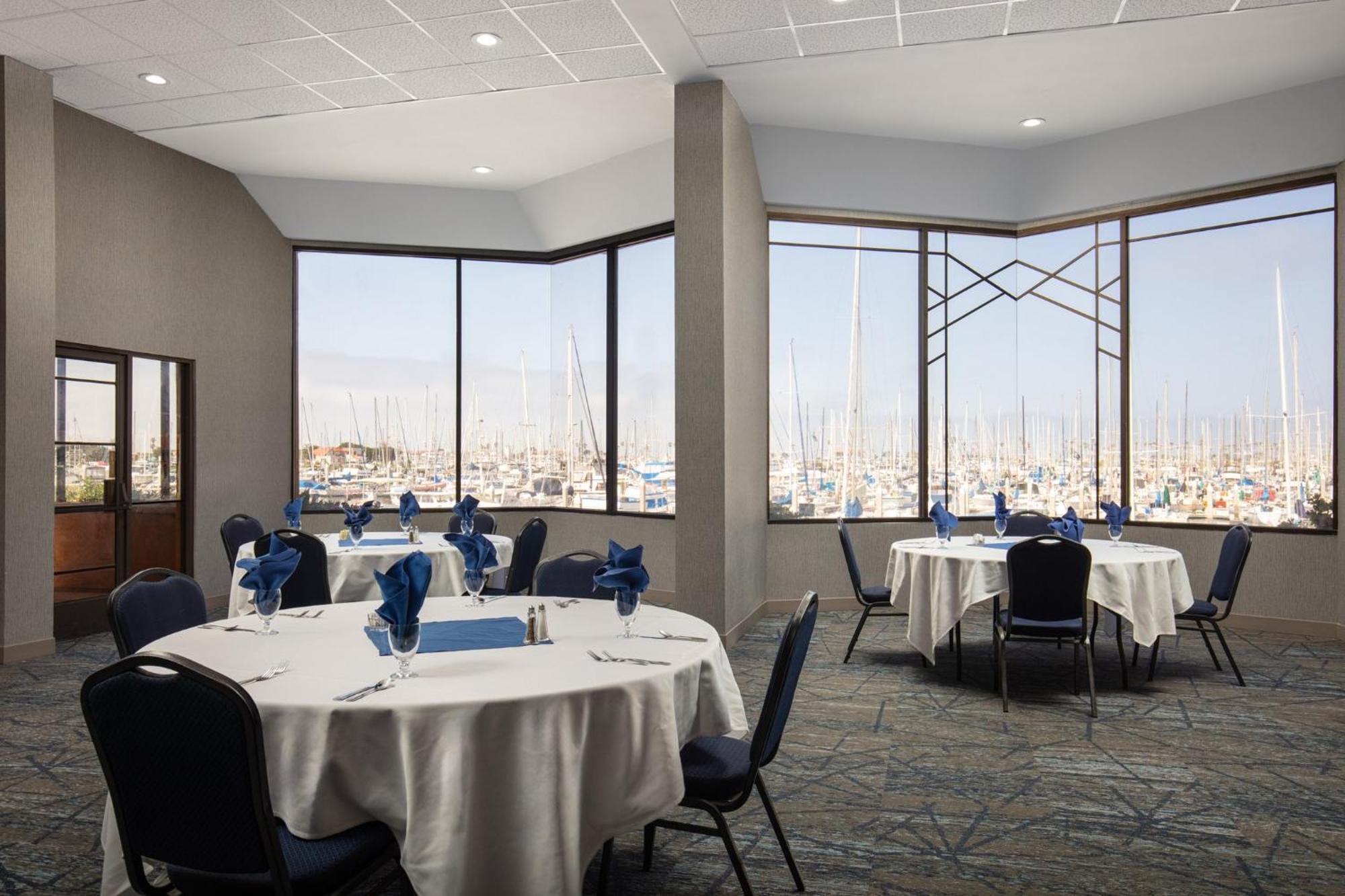Holiday Inn Express Hotel & Suites Ventura Harbor By Ihg Exterior foto